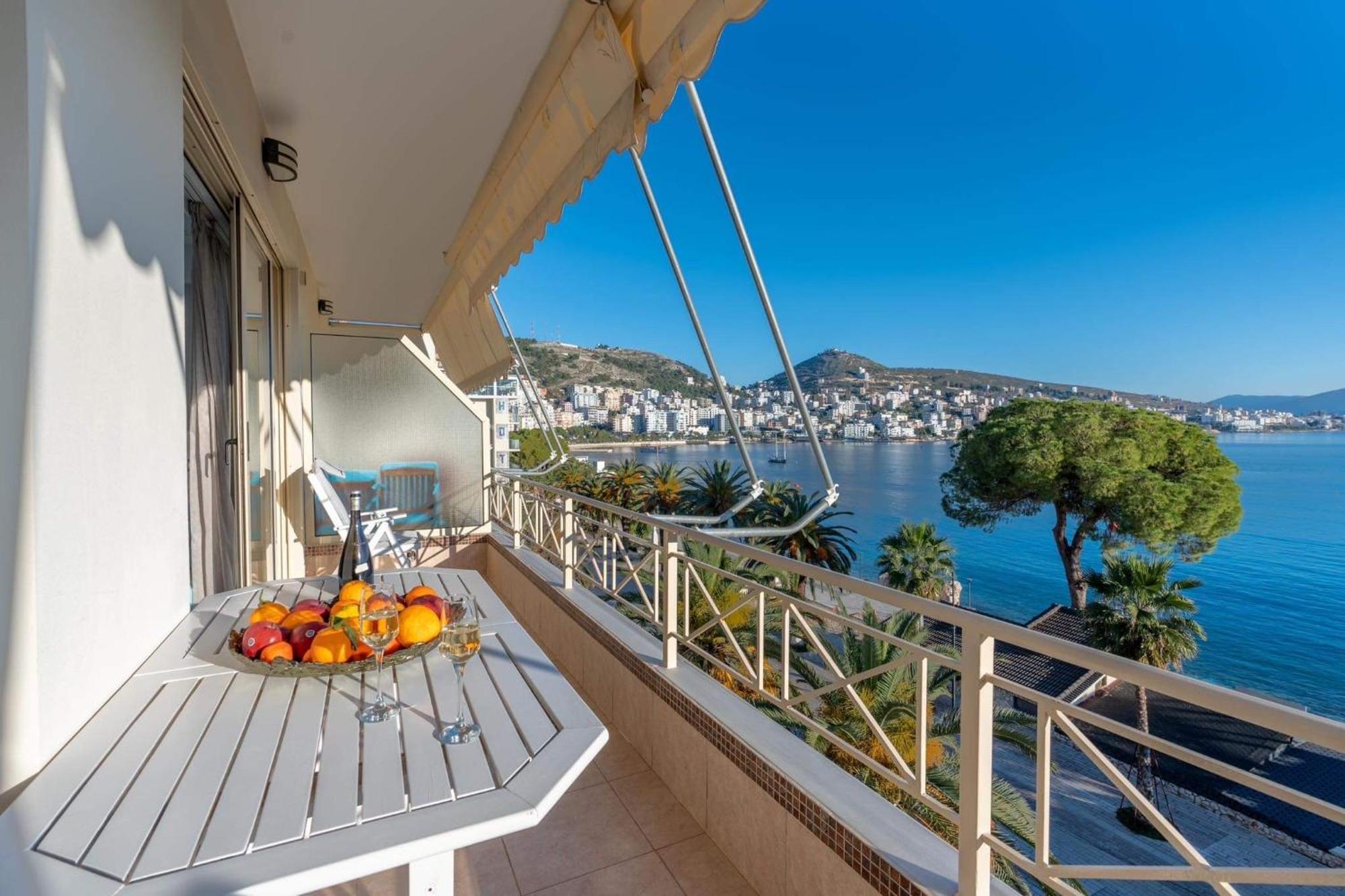 Apartment In Saranda Экстерьер фото