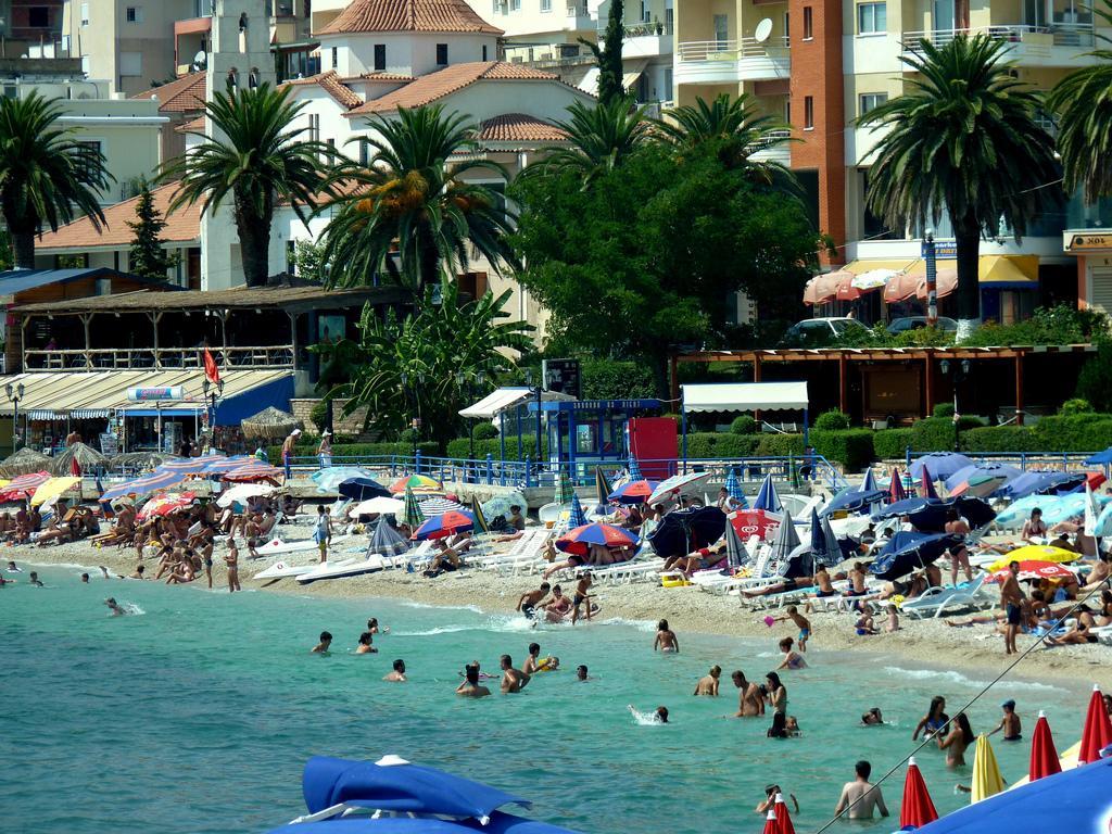 Apartment In Saranda Экстерьер фото